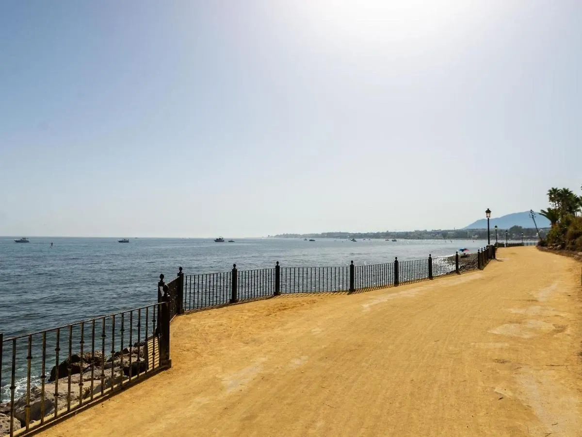 Luxurious Beachside In The Heart Of Puente Romano Марбелья 0*,  Испания