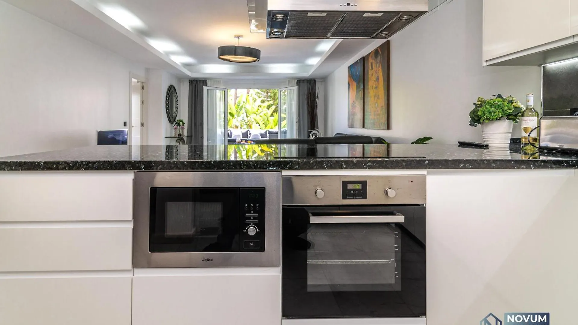 Luxurious Beachside In The Heart Of Puente Romano Marbella